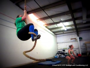 M1 RopeClimb Carly Squat